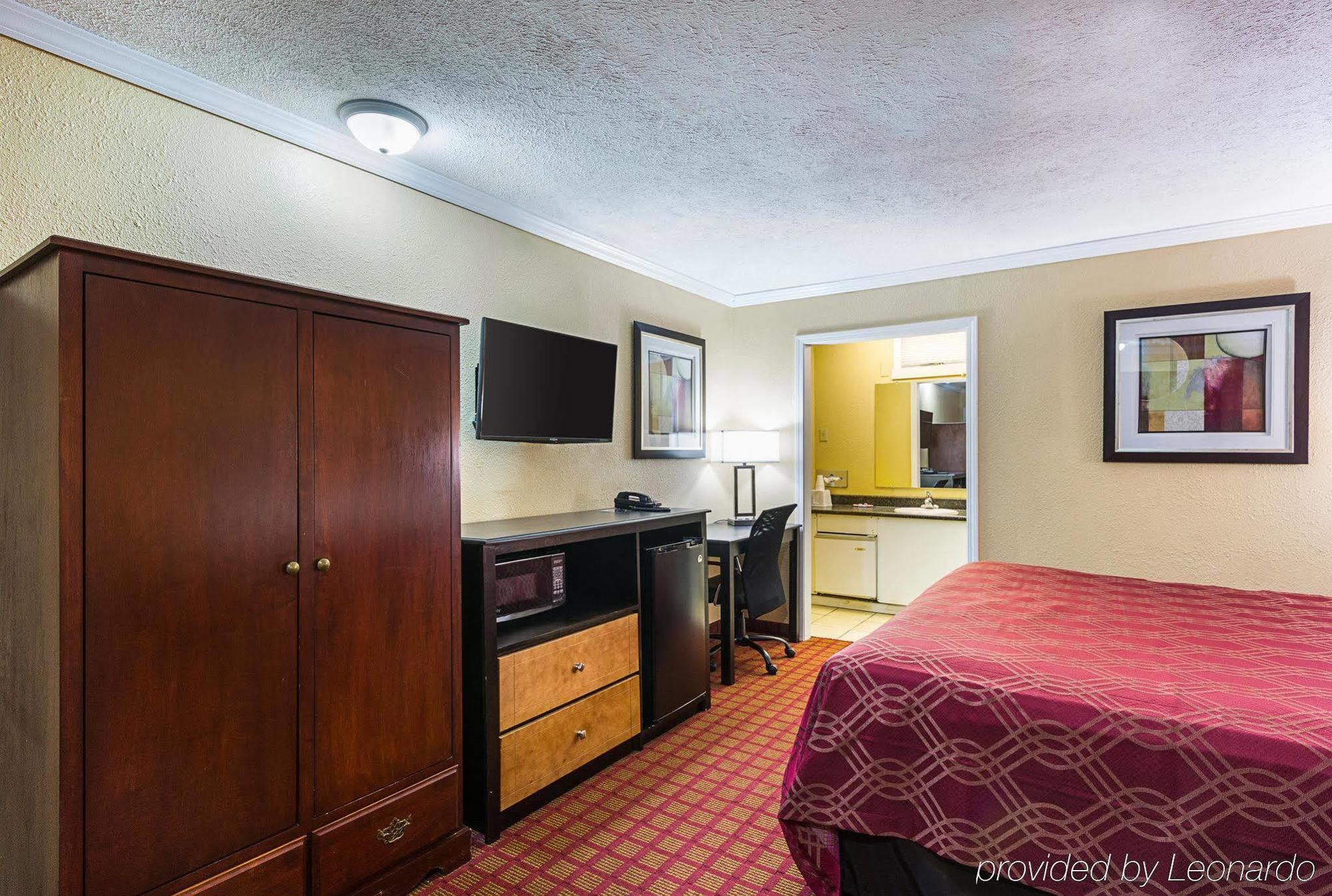 Rodeway Inn West Dodge Омаха Экстерьер фото